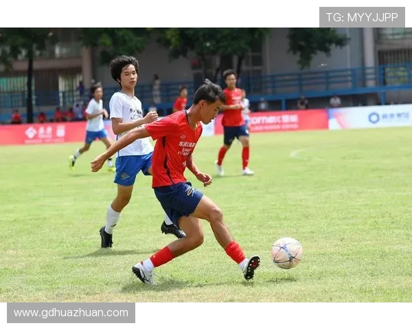 株洲足球队奋勇拼搏崭露头角 目标冲击更高荣誉推动地方足球发展 株洲足球队奋勇拼搏崭露头角 目标冲击更高荣誉推动地方足球发展