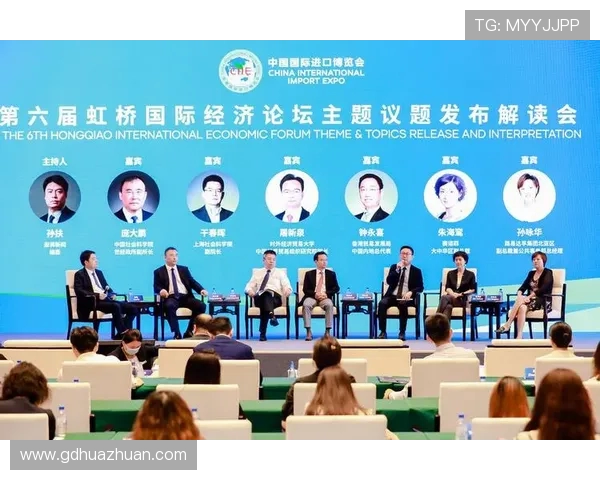 聚焦赛事盛况与团队协作解析全新比赛模式创新突破与未来发展趋势