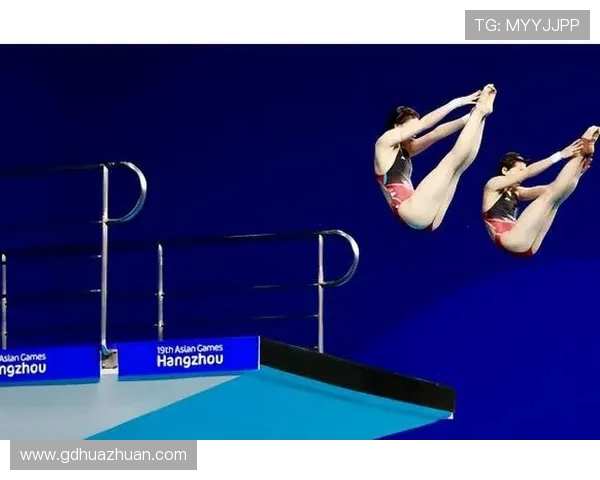 跳水运动的魅力与挑战:从技术精湛到心理素质全面剖析 跳水运动的魅力与挑战:从技术精湛到心理素质全面剖析