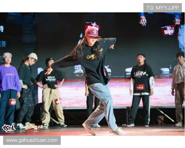 上海街舞队的灵活性探讨与街舞文化的深度融合分析