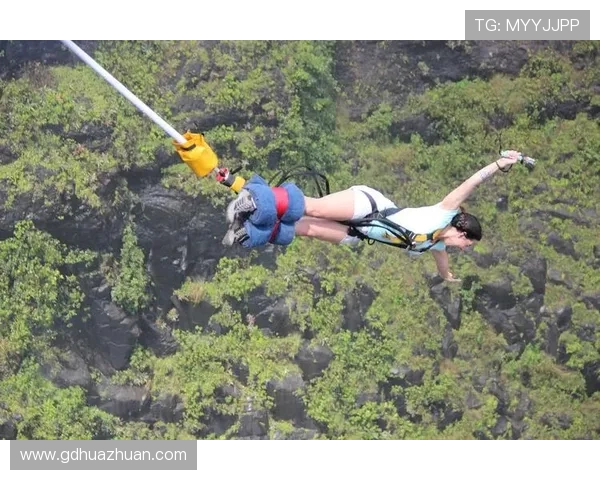 成都攀岩队在极限运动世界杯中的精彩技术表现与未来展望分析