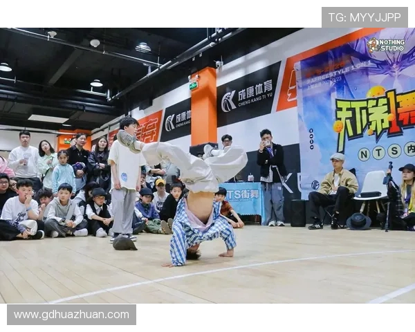 深圳街舞队战术揭秘：街舞巨献背后的创意与激情