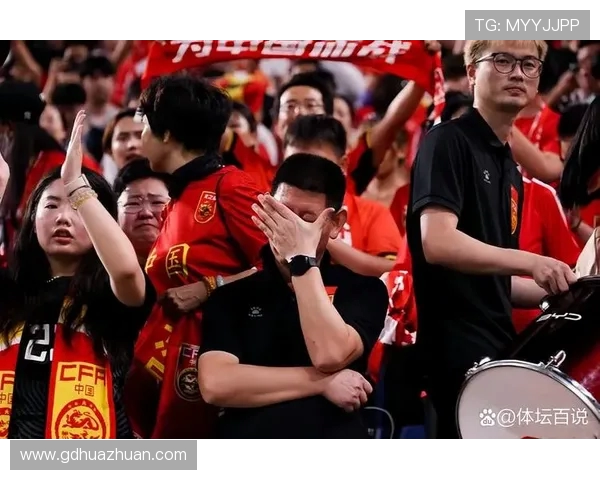 中国男足新帅上任首战告捷全队展现焕然新气象引发球迷热烈讨论