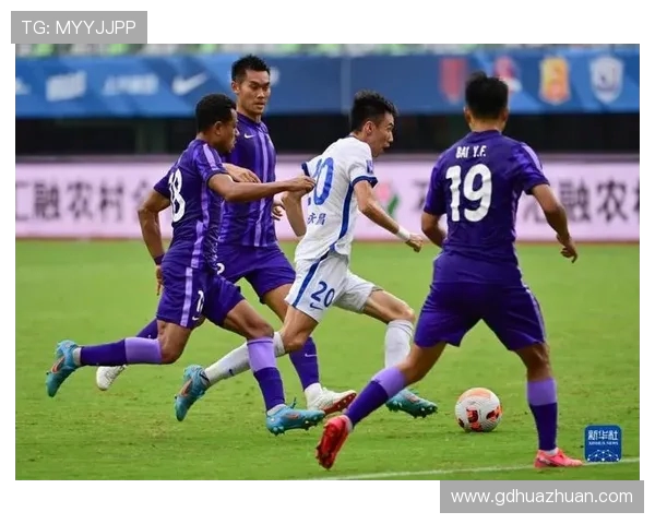 津门虎鏖战沧州雄狮强强对决引爆中超赛场激情 津门虎鏖战沧州雄狮强强对决引爆中超赛场激情