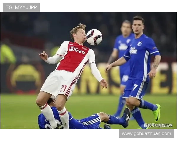 伯明翰与伯顿在足总杯的激烈对决展现足球魅力与团队精神 伯明翰与伯顿在足总杯的激烈对决展现足球魅力与团队精神