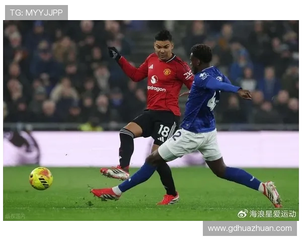 卡塞米罗的传奇之路：从巴西足球新星到欧洲顶级中场的蜕变与成就